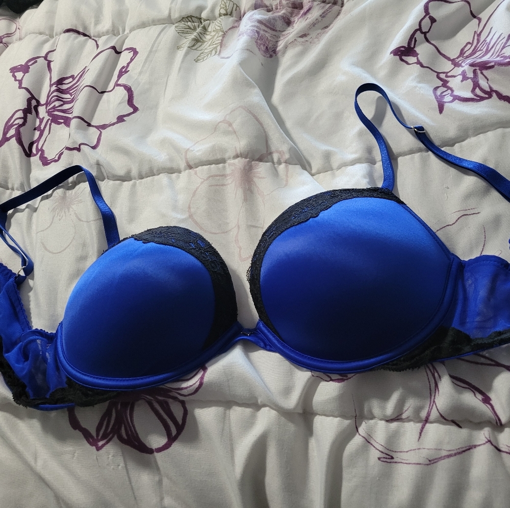 Victoria Secret 38B Push Up Bra